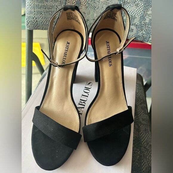 JustFab Black Heels with Elegant Design - Picture 4 of 16